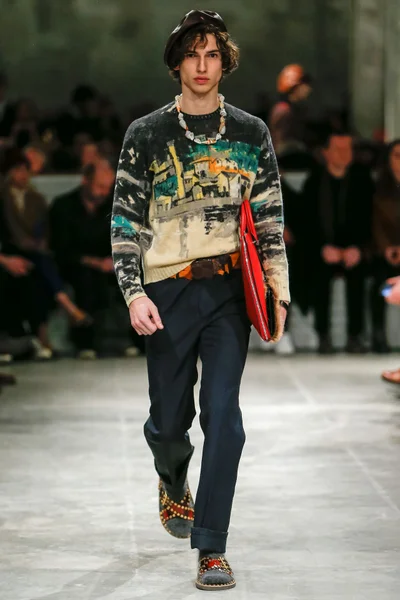 Look 28